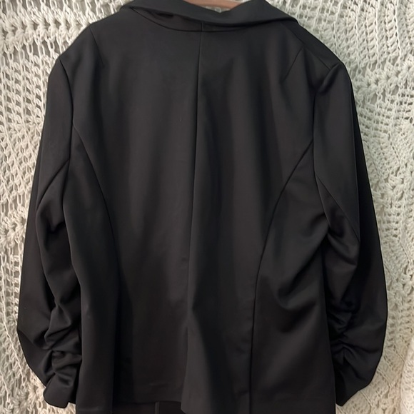 NWOT Will Smith large one button, ruched sleeve blazer - Picture 3 of 3